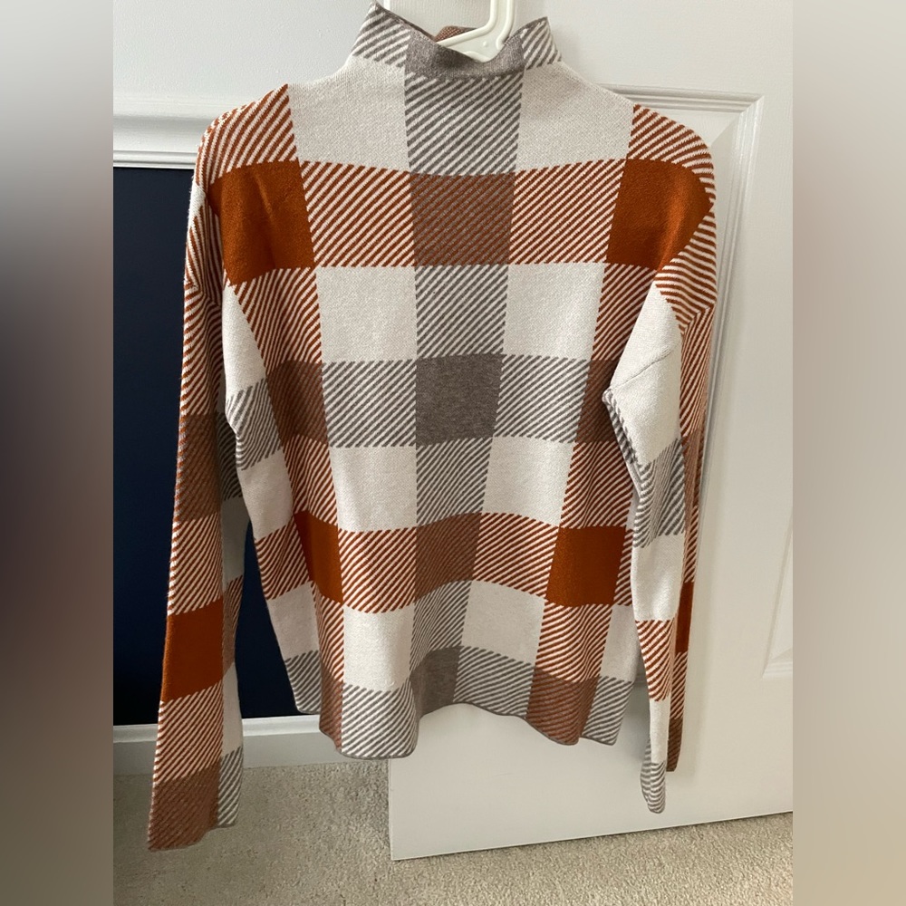 BUNDLE & SAVE - Tahari sweater